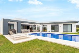 Elegante ebenerdige Villa mit 4 Schlafzimmern in erster Golflinie nahe Lagoa/Silves